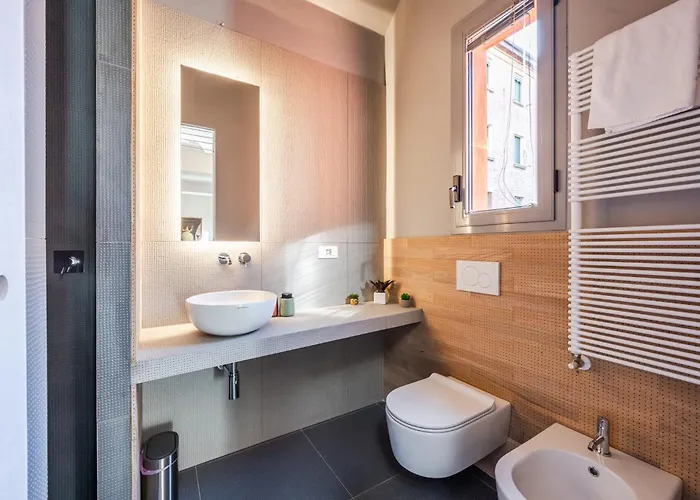 Ab Plus- Via Dello Scalo 10 Klimt בולוניה